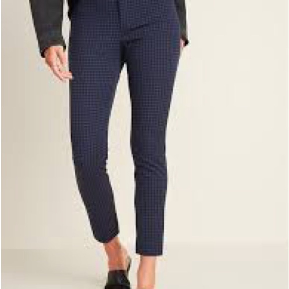 Old Navy Women's Blue/black houndstooth pixie pants, size 8